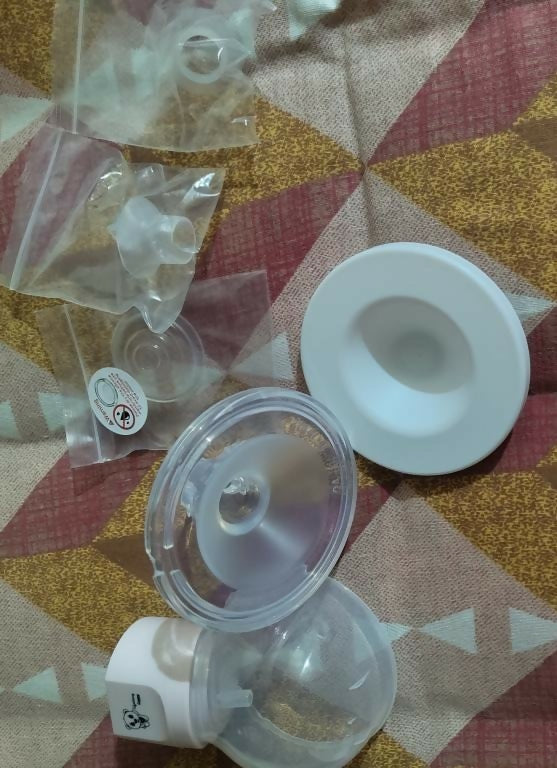 LIFELONG Cuppy LLBBP01 wearable breast pump – hands-free, BPA-free, and efficient with 3 pumping modes.