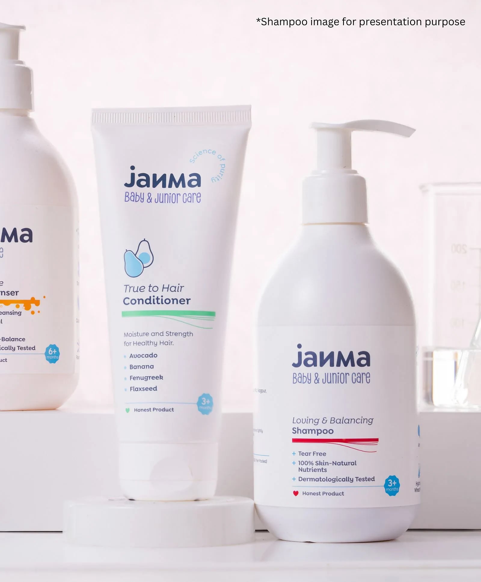 Enriched with rich raw fenugreek, flaxseed, avocado and banana fruit to leave your hair fine, smooth and lustrous Detangles hair