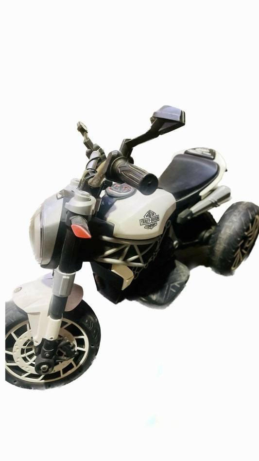 Give your child the thrill of adventure with this safe, fun, and easy-to-ride electric bike!