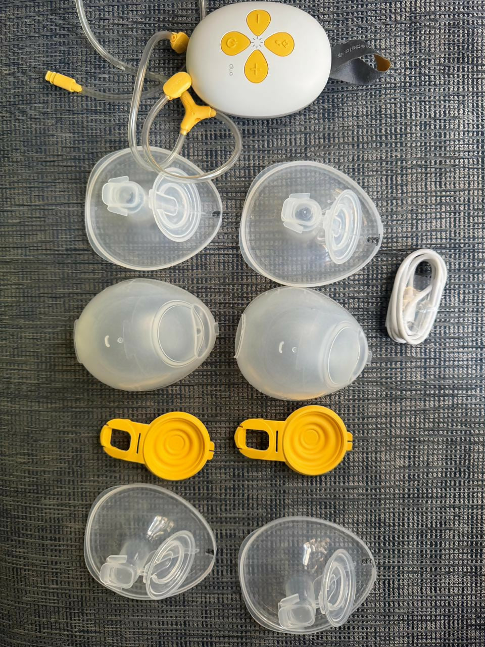 MEDELA Duo hands-free breast pump – portable, quiet, and comfortable pumping solution for moms.