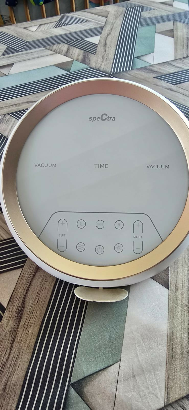 Spectra S Synergy Gold – hospital-grade double electric breast pump with dual motors for personalized, powerful, and quiet milk expression.