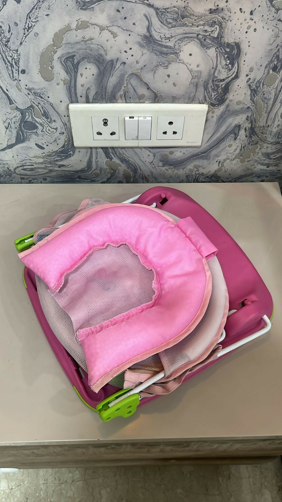 MEE MEE Baby Foldable Bathing Chair – Safe, Comfortable & Space-Saving Bath Support for Babies