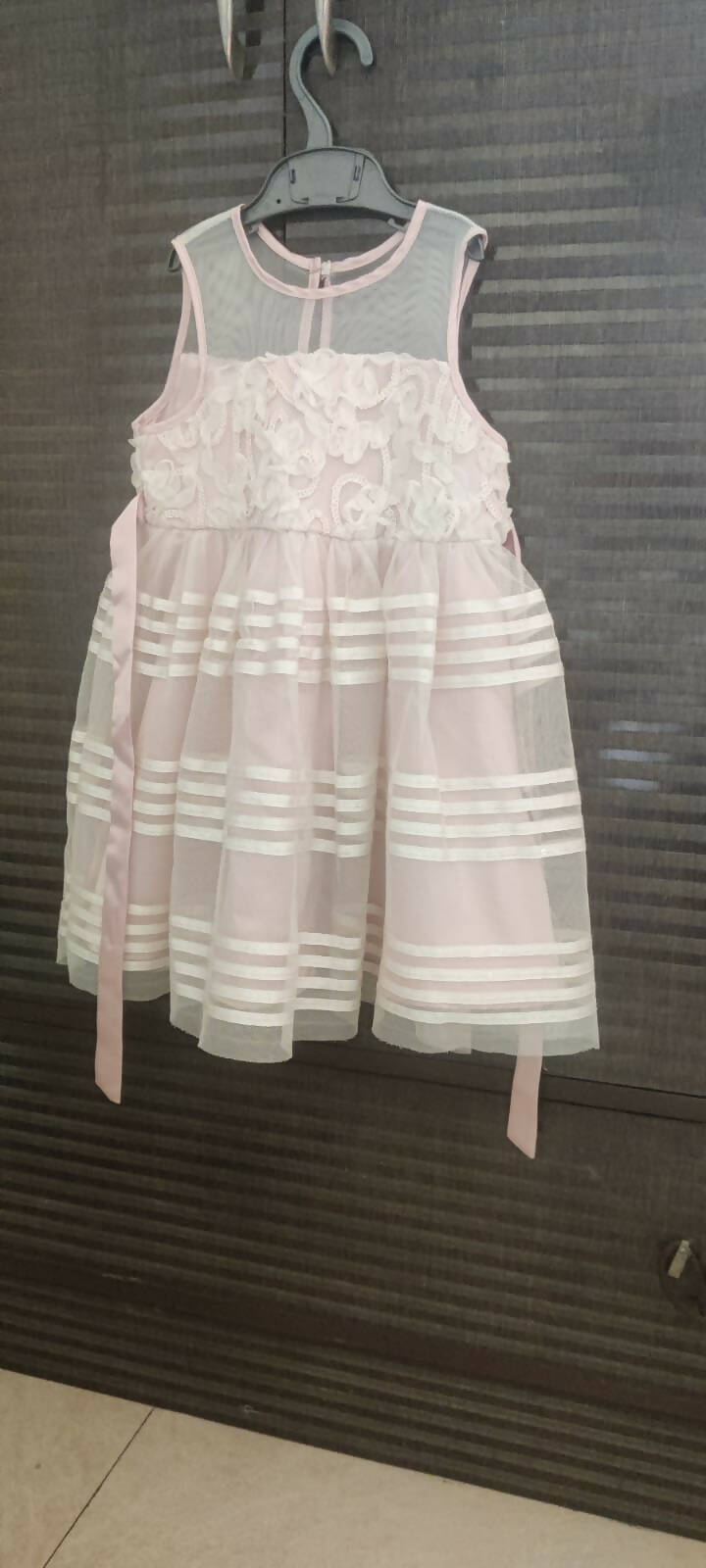 Make your baby girl the star of the show with our adorable Frock/Dress - crafted for comfort and cuteness!