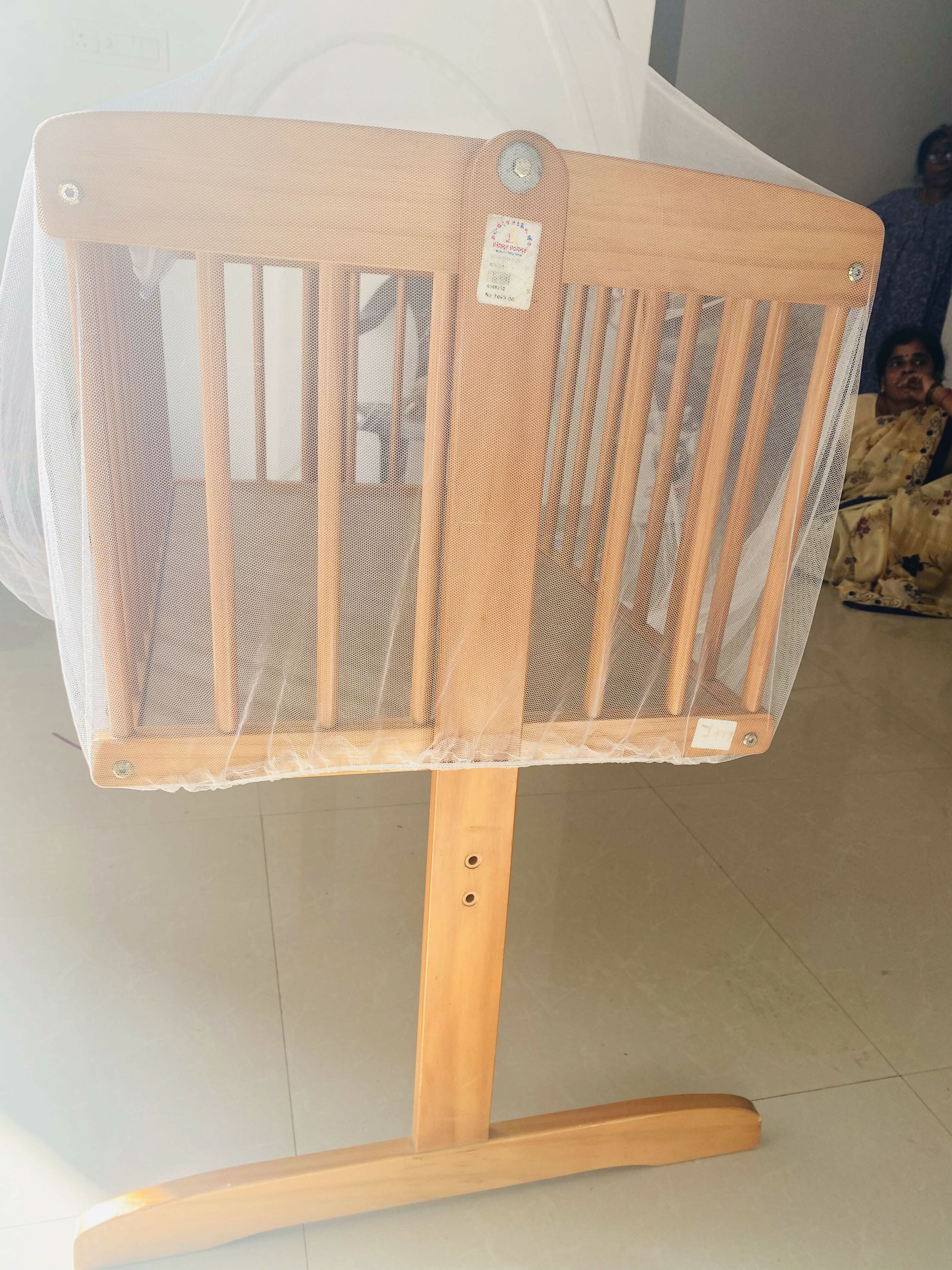 PINKY PONKY Wooden Cradle brown