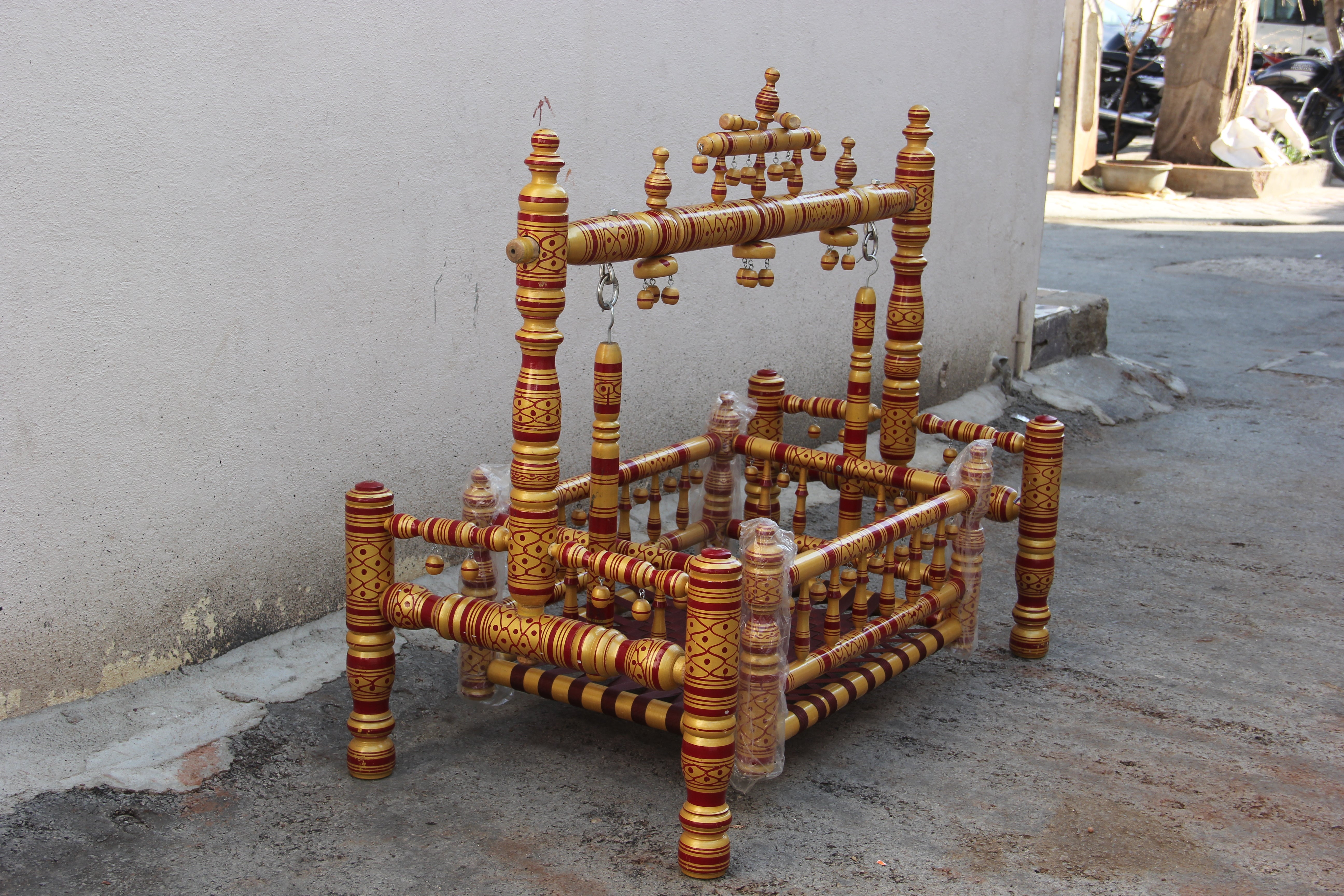 Wooden Balmukut Traditional Cradle With Parna, Dimensions: 26W×40H in Inch - PyaraBaby