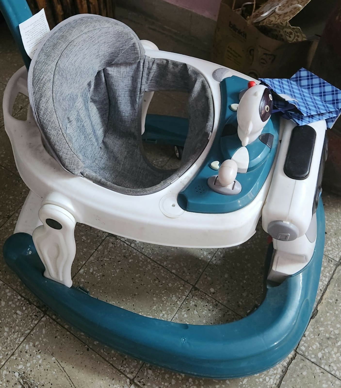 Help your baby take their first steps with the Baby Robotic Walker – featuring a detachable canopy, musical activity tray, and convertible push walker design for safe and engaging walking practice.