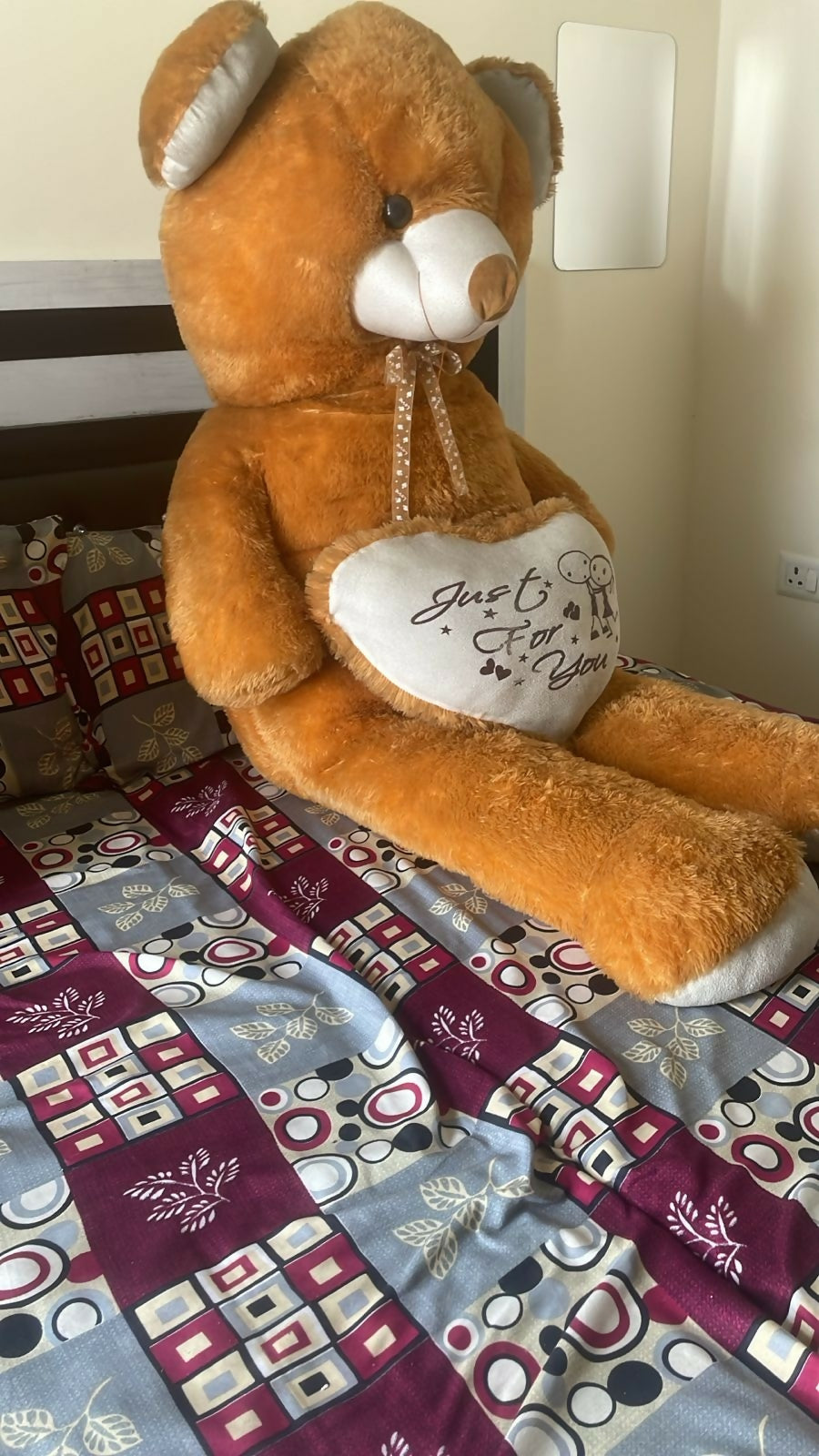 GIANT TEDDY BEAR (Approx 5 Feet)