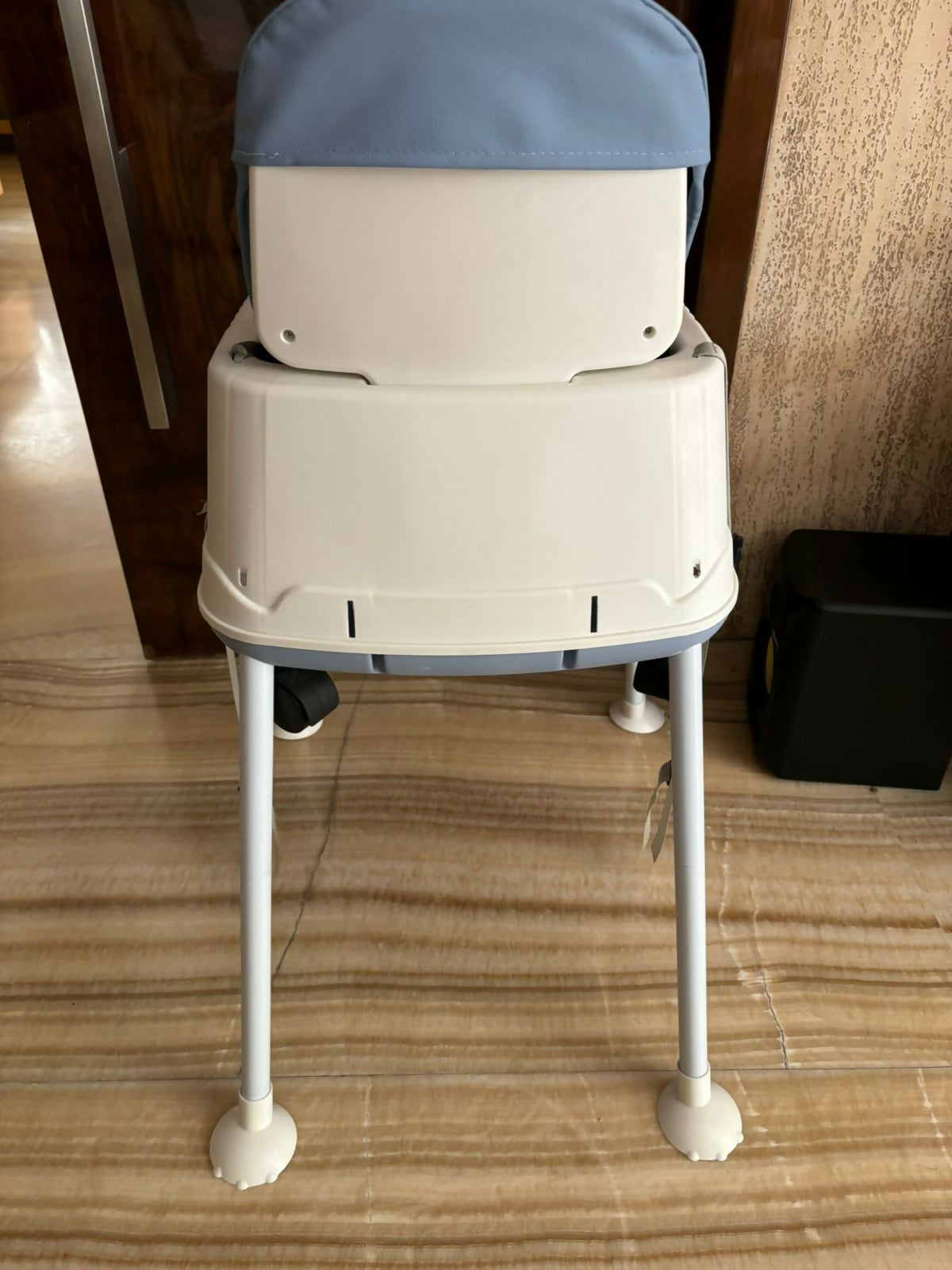 Feed your little hero in style and comfort with the Tony Stark High Chair, designed for ultimate safety, adjustability, and modern appeal.