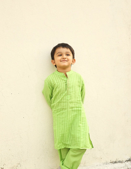 Shop now for green 100% cotton kurta pajama sets for little kids, blending traditional elegance with modern comfort!