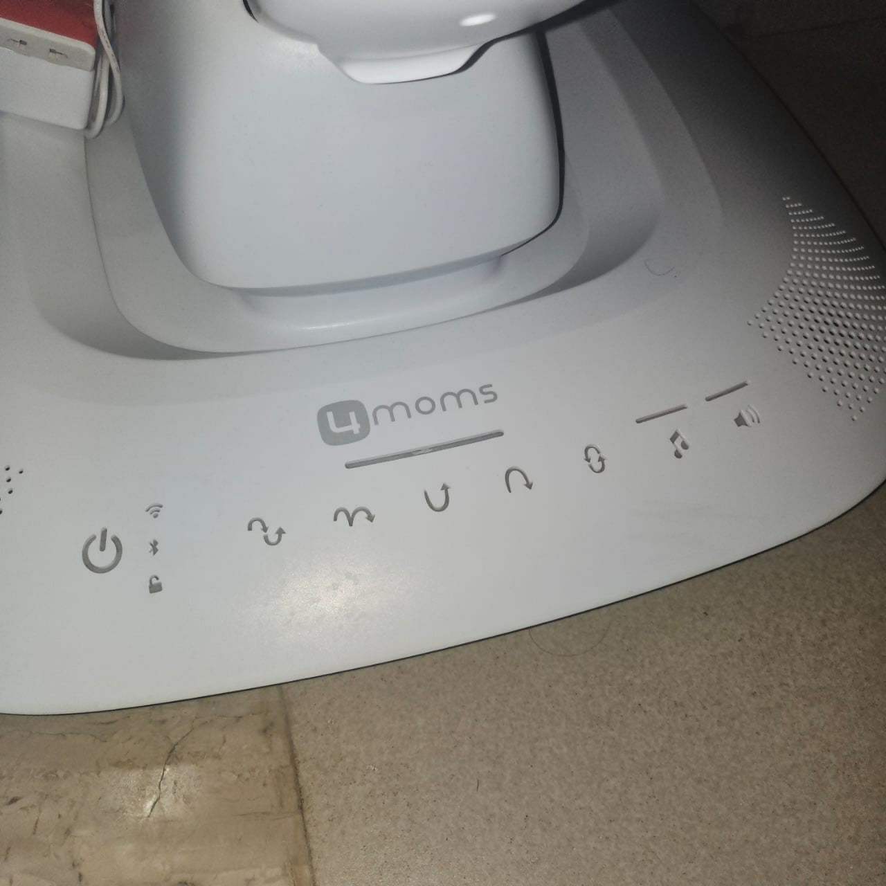 4moms mamaRoo Baby Swing with multiple soothing motions, adjustable speed settings, reclining seat, soft removable fabric, and interactive features designed to comfort and entertain babies during supervised use.