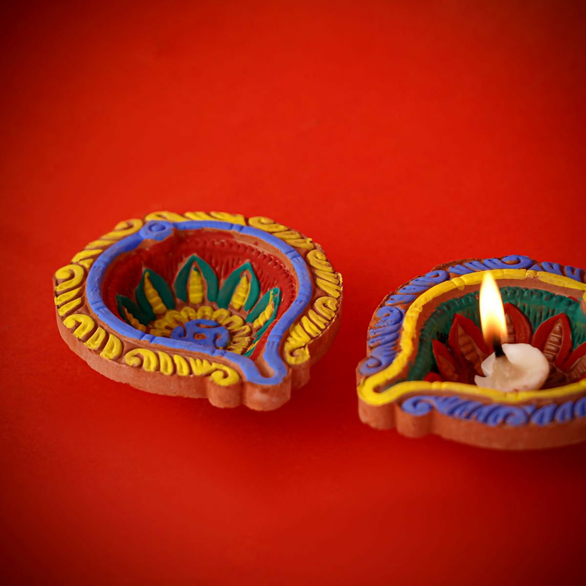 Embrace the spirit of creativity and tradition with our DIY Diya Kit, a delightful set designed to ignite your artistic flair while celebrating the warmth of Diwali. This kit includes five beautiful diyas and a palette of vibrant paint colors, allowing you to personalize and illuminate your festival of lights.