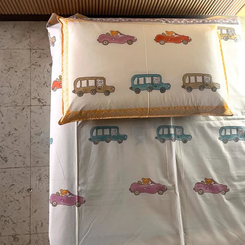 White kids bedsheet – soft, fun, and perfect for a cozy and cheerful bedroom.

