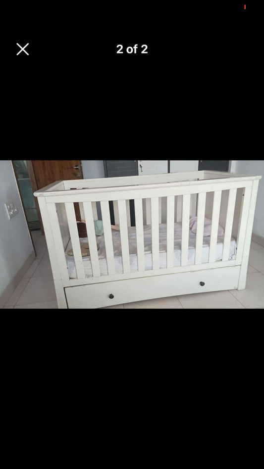 Shop now for the MOTHERCARE Harrogate Crib and Cot Bed, offering timeless elegance and versatility for your growing child!
