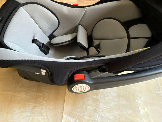 Travel safely and comfortably with the R FOR RABBIT Car Seat for Baby, featuring advanced safety features and plush cushioning for your little one's protection and coziness.