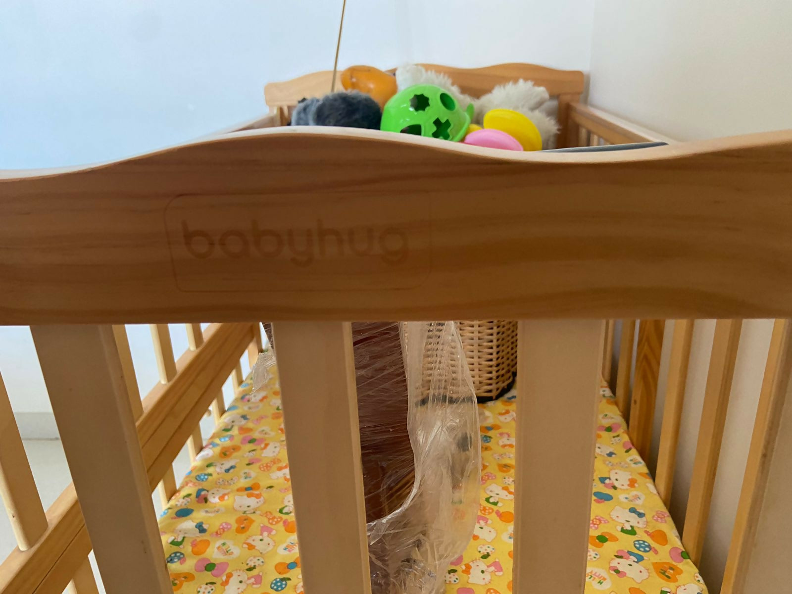 BABYHUG Cot/Crib for Baby, Adjustable Height, Mosquito Net, and Lockable Wheels for Comfort and Safety.