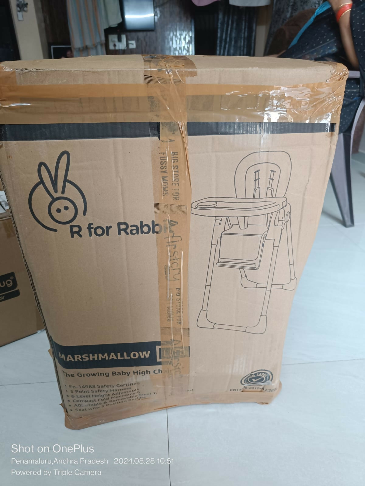 R for Rabbit Marshmallow Lite High Chair - Lightweight, Foldable, and Safe for Baby's Mealtime.