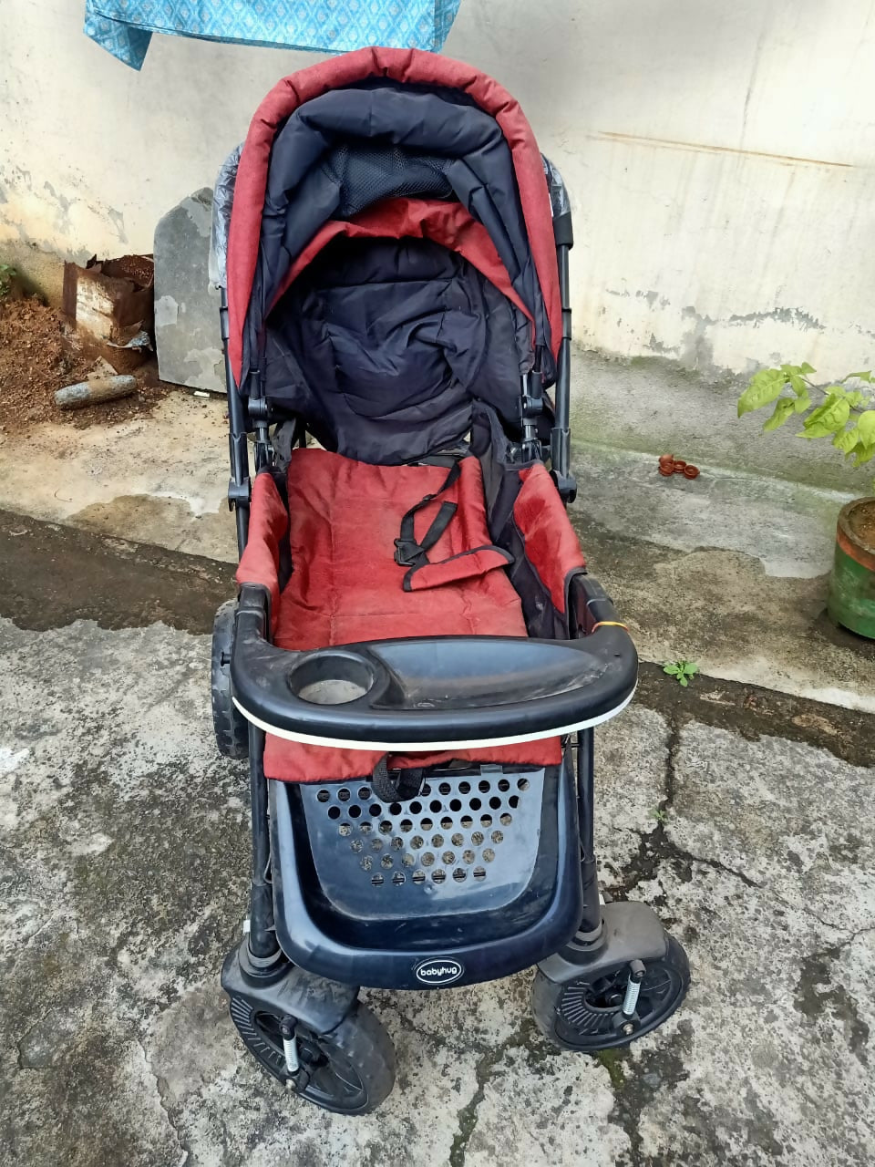 BABYHUG Wander Buddy Baby Stroller/Pram with complimentary feeding pillow for everyday outings.