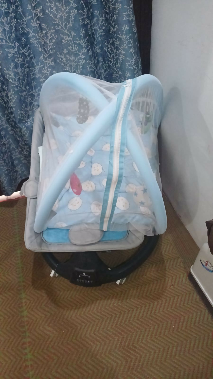 Light blue baby bedding gift set with soft bedding essentials, cozy fabric, baby-friendly design, and matching accessories for newborn comfort and gifting.