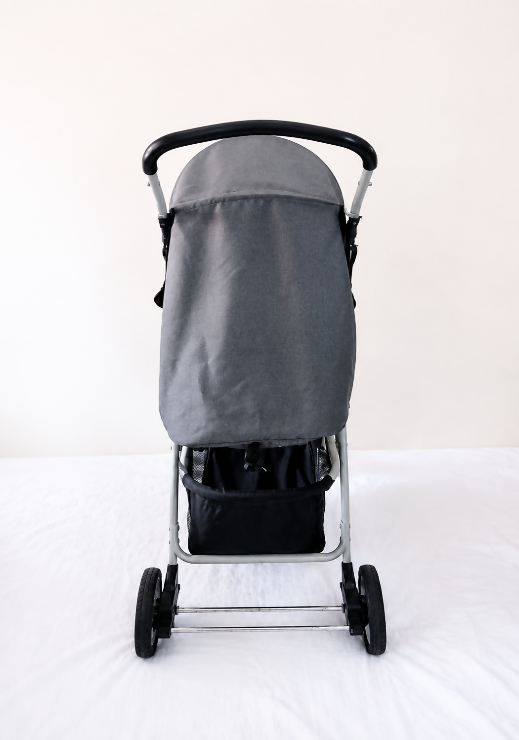 Hauck Baby Stroller Pushchair with reclining seat, adjustable canopy, 5-point safety harness, smooth wheels, foldable frame, and comfortable seating for safe and convenient everyday outings with babies and toddlers.