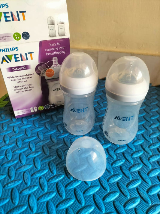 Experience natural and comfortable feeding with PHILIPS Avent Natural 2 Bottles – breast-shaped nipples and anti-colic valve for easy transitions and reduced discomfort.
