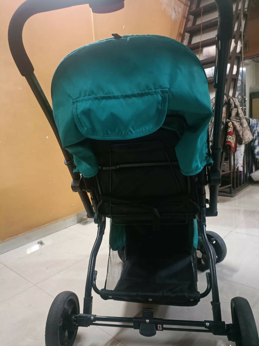 Experience comfort and convenience with the LUVLAP Galaxy Stroller/Pram – featuring a reversible handle, adjustable canopy, and three reclining positions for your baby’s ultimate comfort and safety.