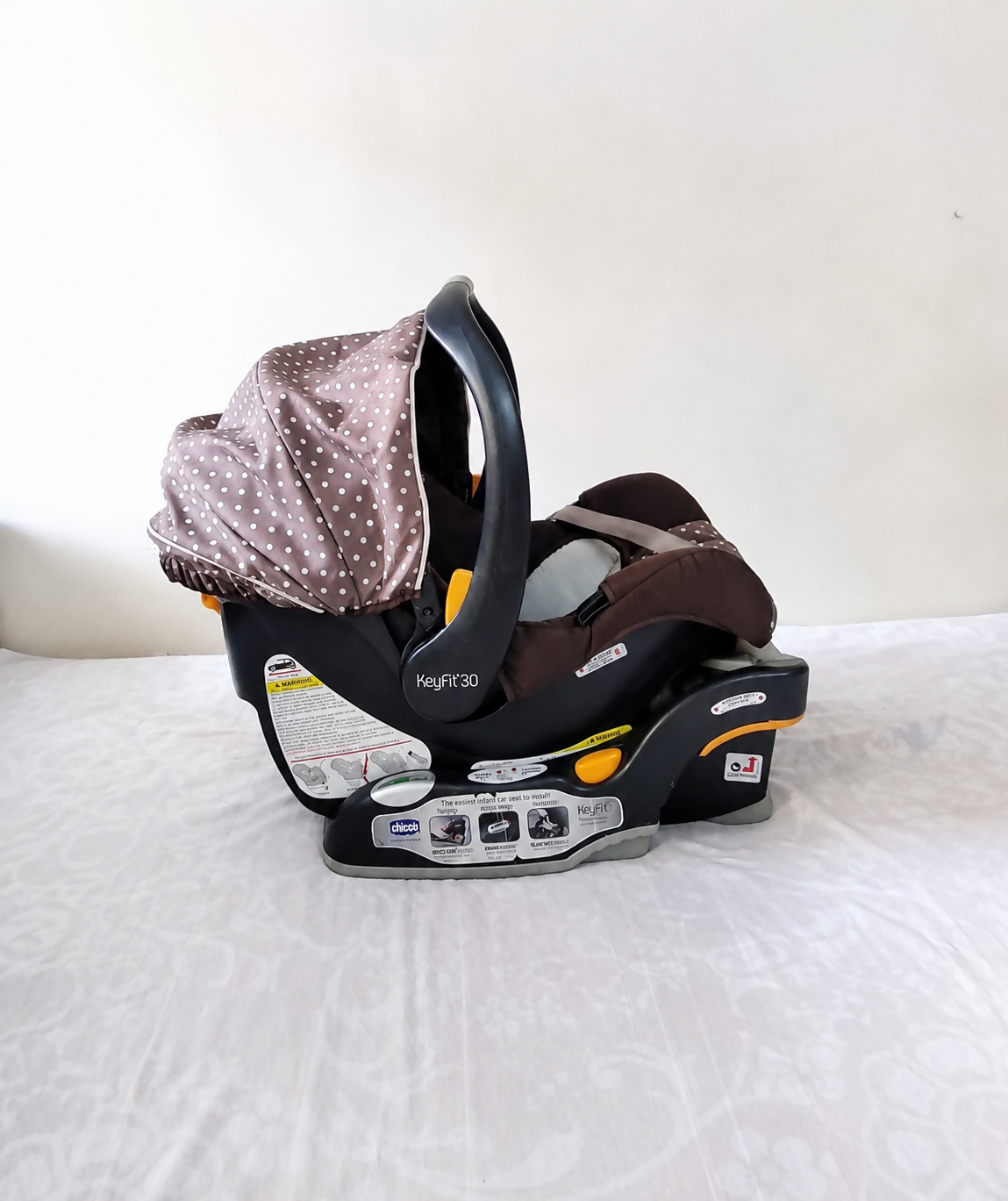 Chicco KeyFit 30 Infant Car Seat B130 with Stay-in-Car Base in Some Used condition, available in Chennai, Tamil Nadu, suitable for infants 4–30 lb with padded seating, safety harness, and secure base installation.