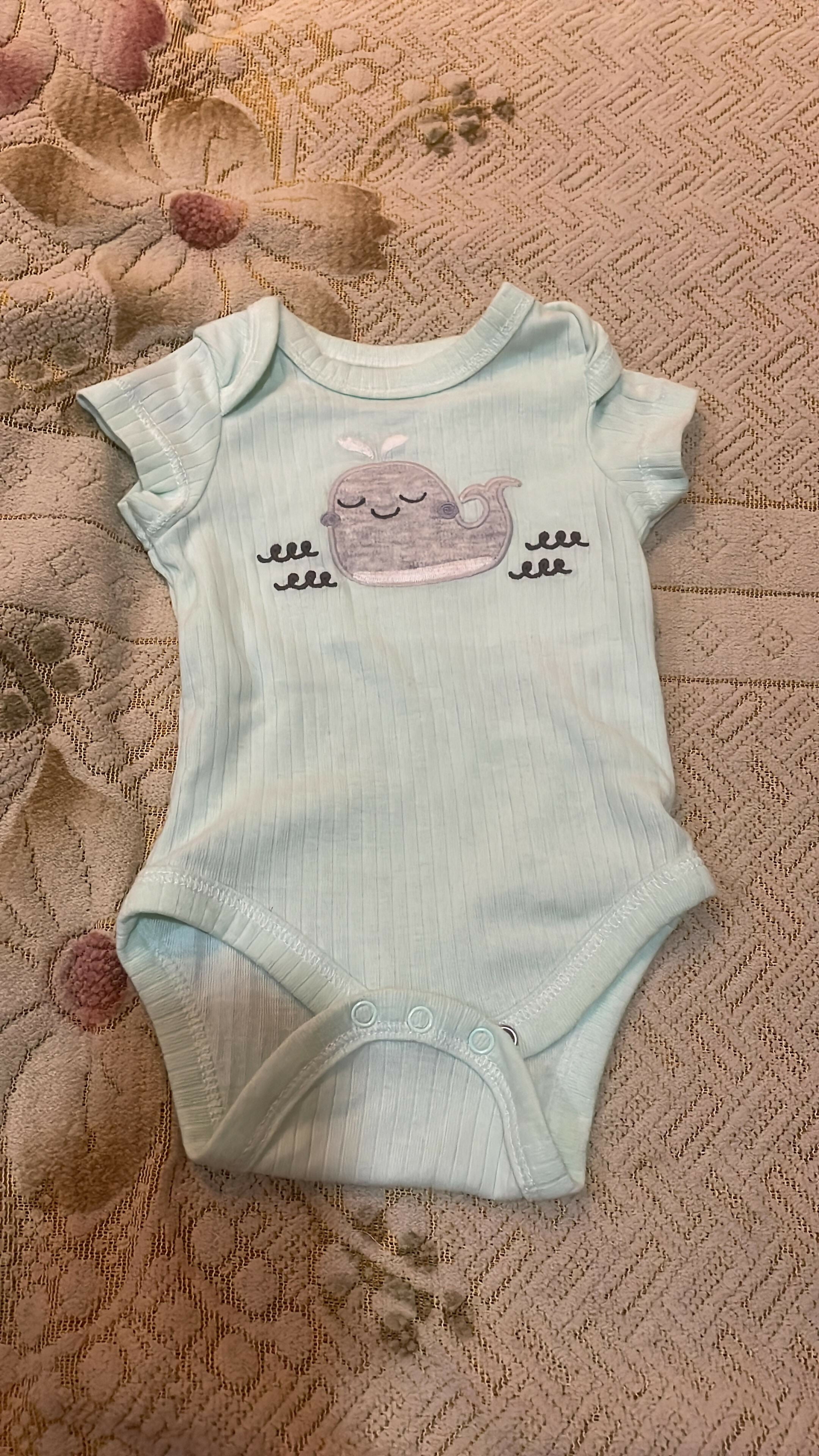 Discover the STERLING BABY Onesie – premium cotton comfort, stylish designs, and convenient snap closures for your baby's everyday elegance.