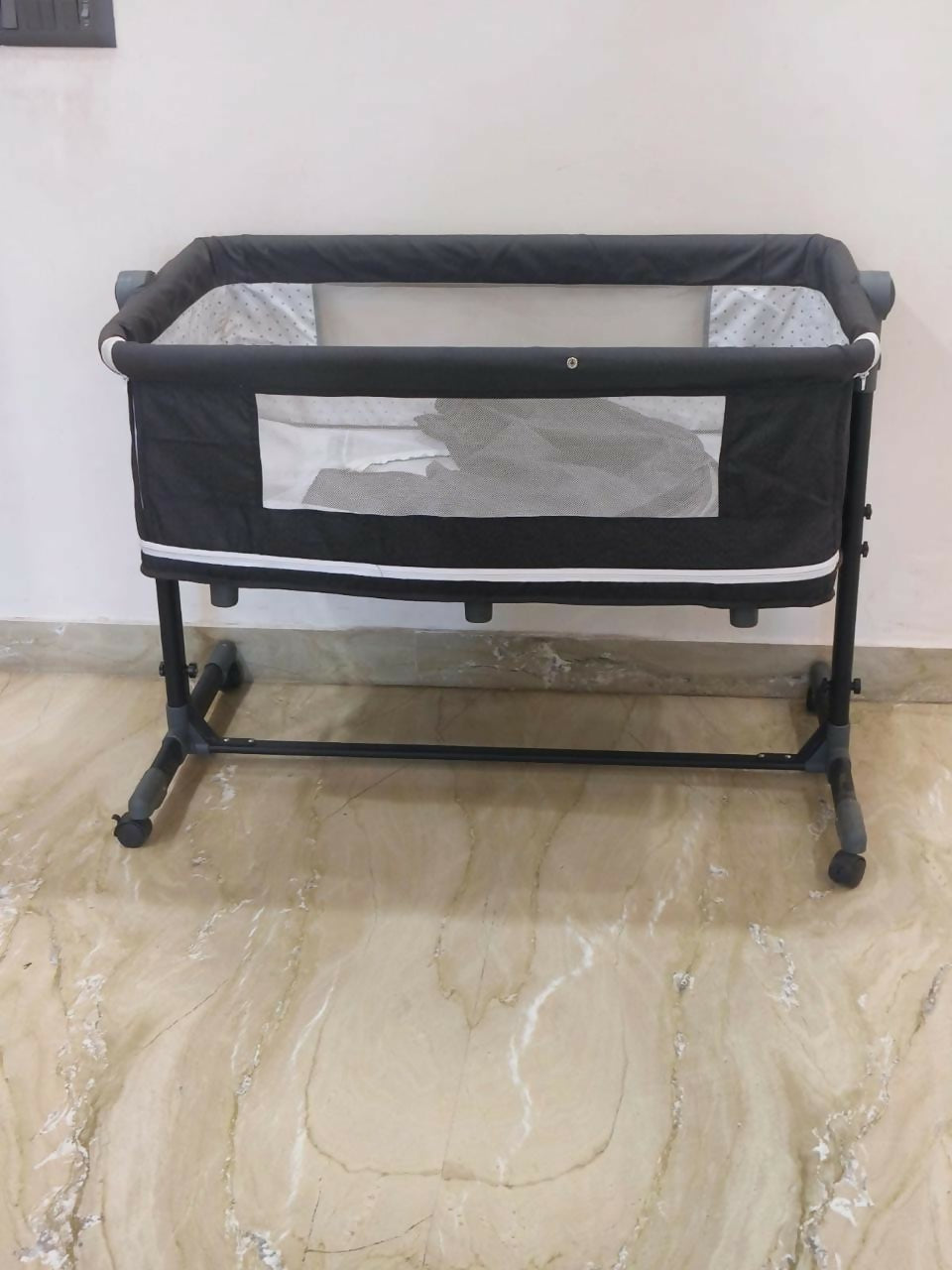 BABYTEDDY baby cradle – safe, breathable, and soothing swing bed for peaceful infant sleep.
