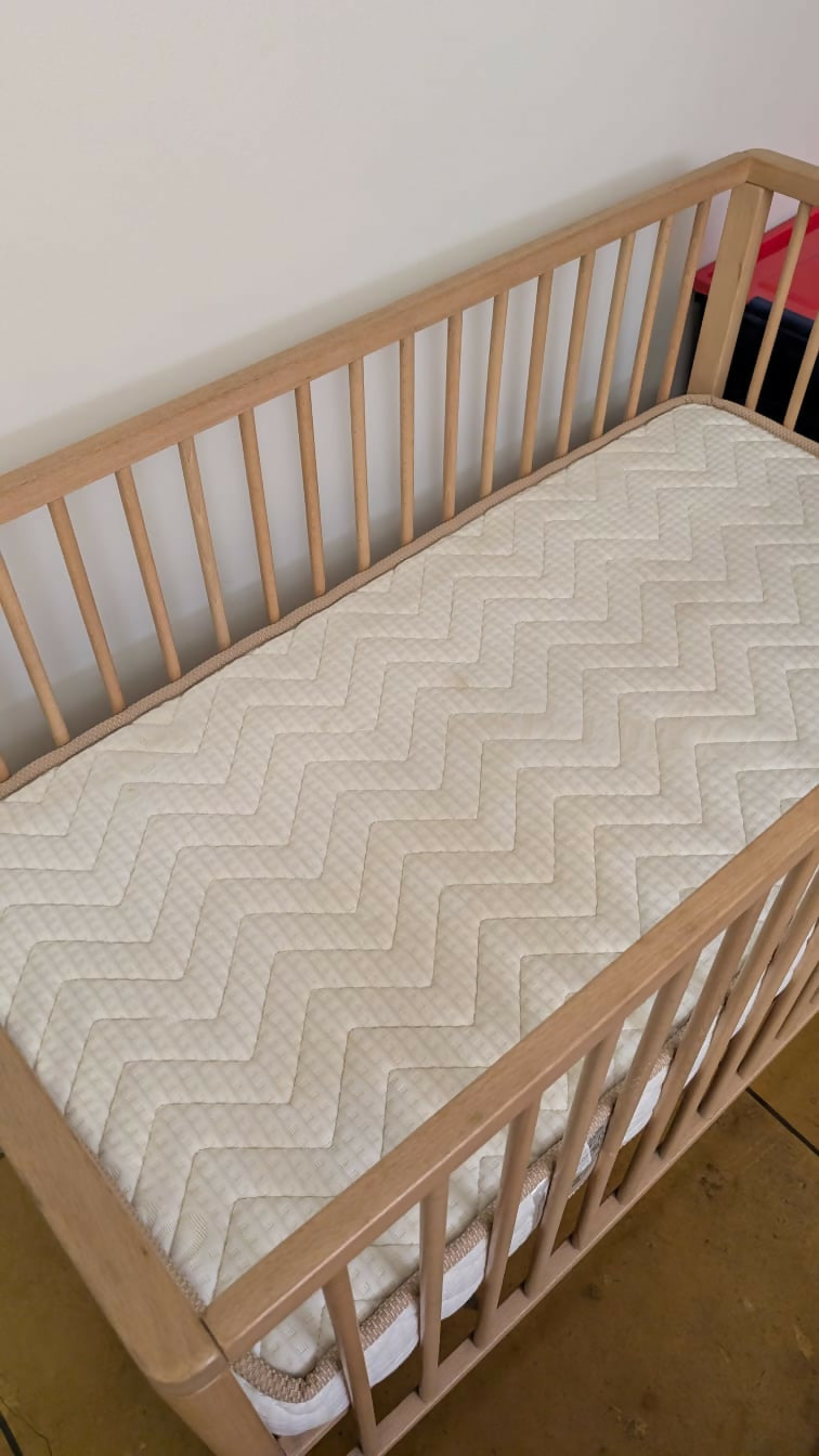 MOTHERCARE Balham Cot/Crib Bed Including Mattress