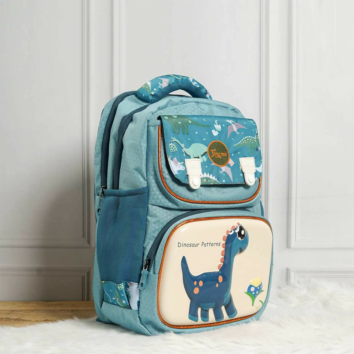 This backpack combo is perfect for kids heading back to school. With its unique design , it stands out from the rest. Made with durable materials and tailored to fit a child's needs, it provides comfort and organization. A must-have for any student!