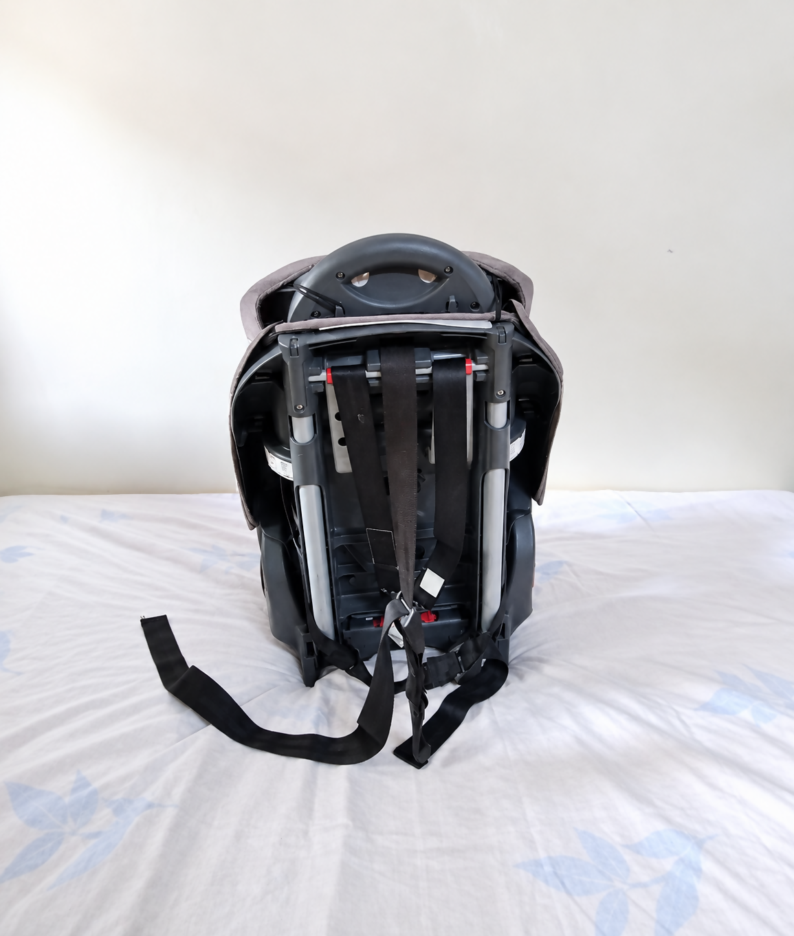 GRACO Nautilus 65 3-in-1 Harness Booster Car Seat B148 in Some Used condition featuring harness, high-back booster and backless booster modes, padded seating, and an adaptable design for growing children.