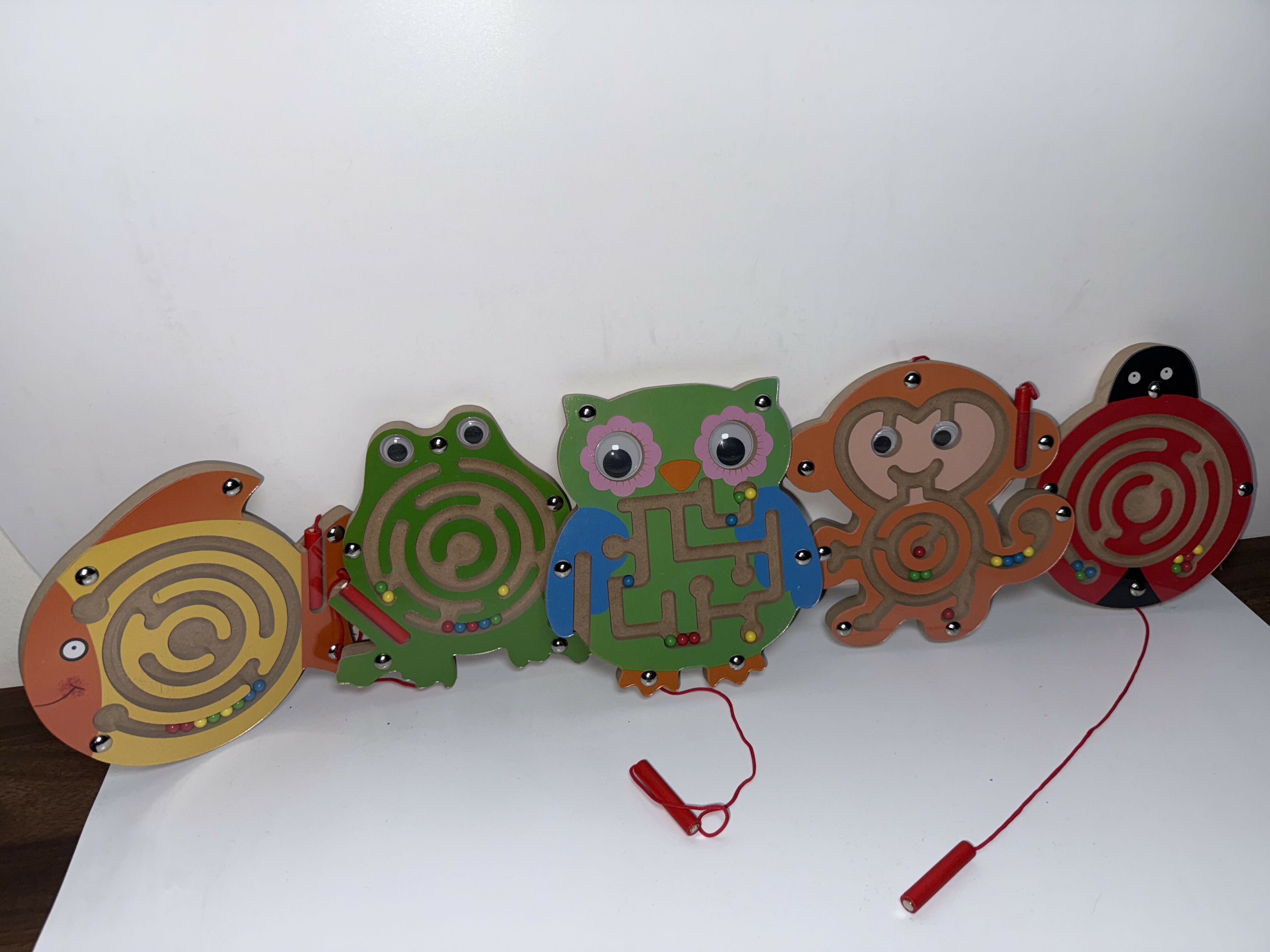 Animal shaped magnetic puzzle