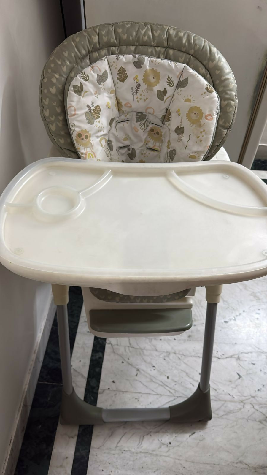 JOIE Mimzy 2 In 1 Leo High Chair
