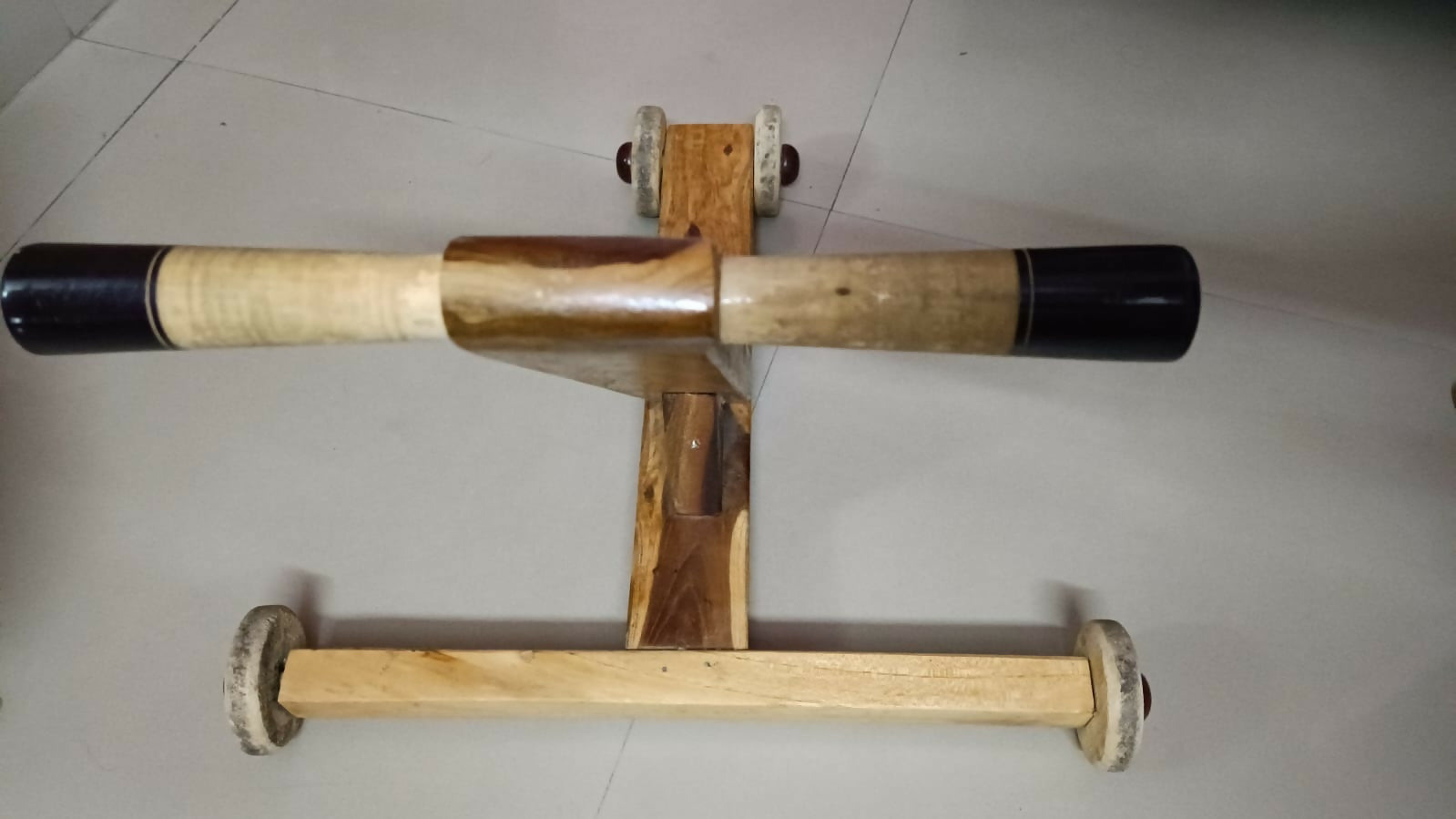 KAIZAO wooden baby walker – sturdy, eco-friendly push toy for toddlers’ first steps.