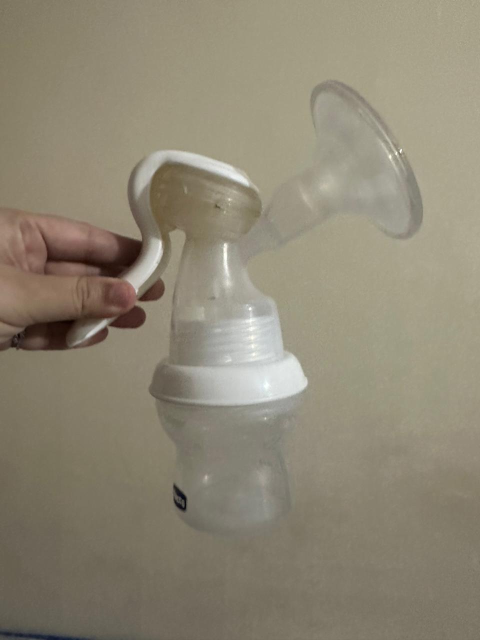 CHICCO Manual Breast Pump - PyaraBaby