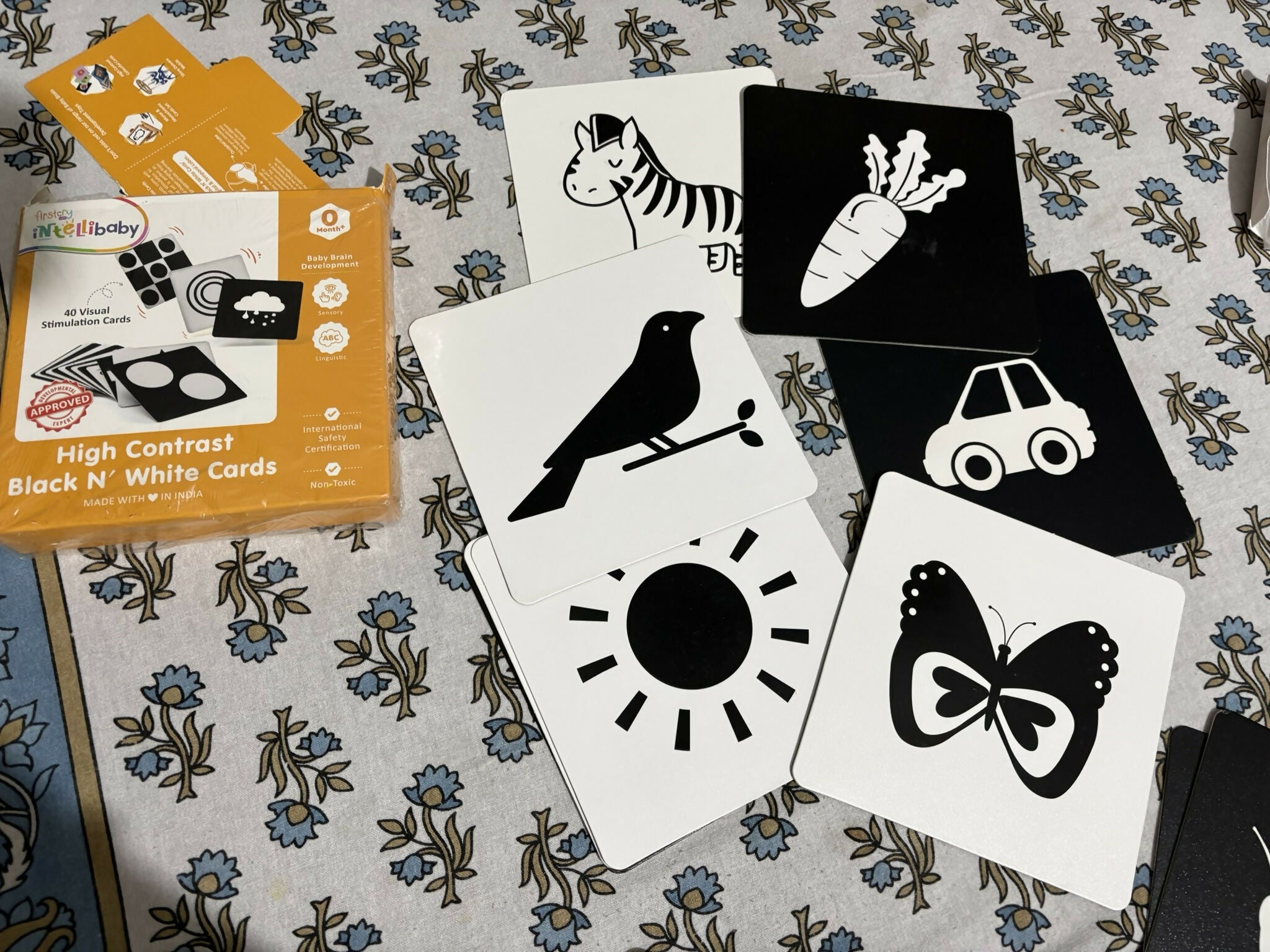INTELLIBABY large high contrast flash cards in black and white with baby-friendly visual patterns, early learning design, sensory stimulation, and visual development support for infants.