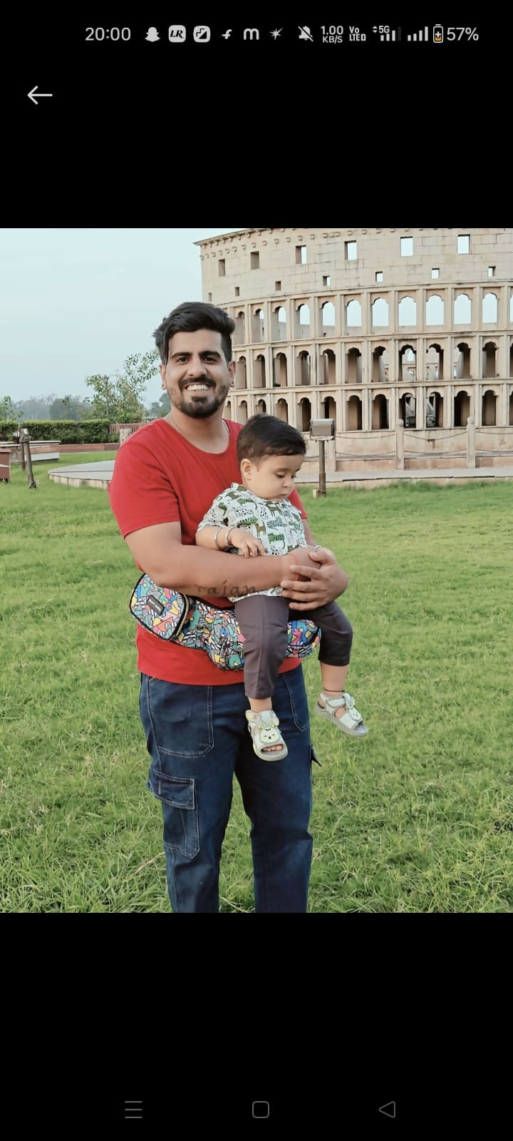 BUTTBABY Baby Carrier
