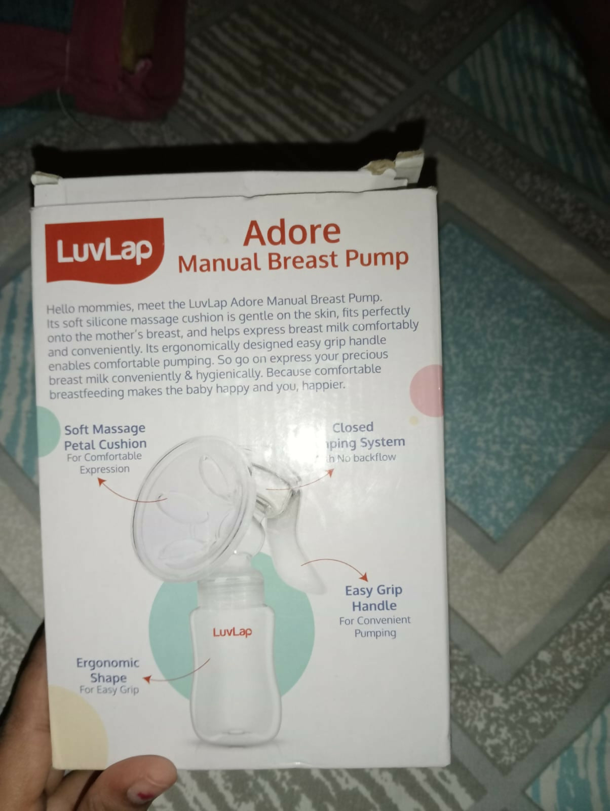 Enjoy comfortable and convenient milk expression with the LUVLAP Adore Manual Breast Pump – featuring a soft silicone cushion, compact design, and three included bottles for easy storage and use.