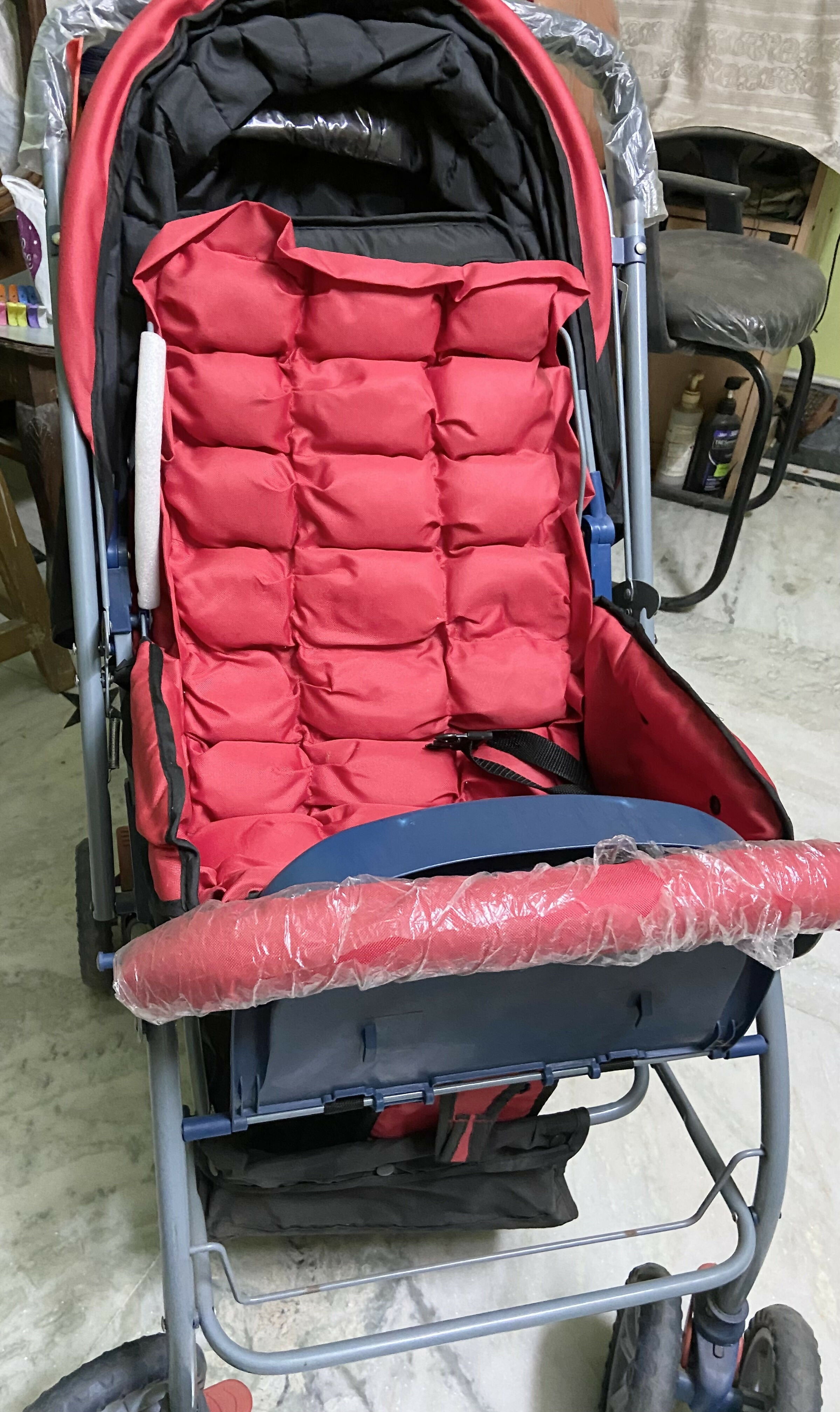 LUVLAP Starshine Baby Stroller/Pram with reclining seat, adjustable canopy, safety harness, storage basket, and smooth wheels, designed for comfortable and secure outings from newborn to toddler age.