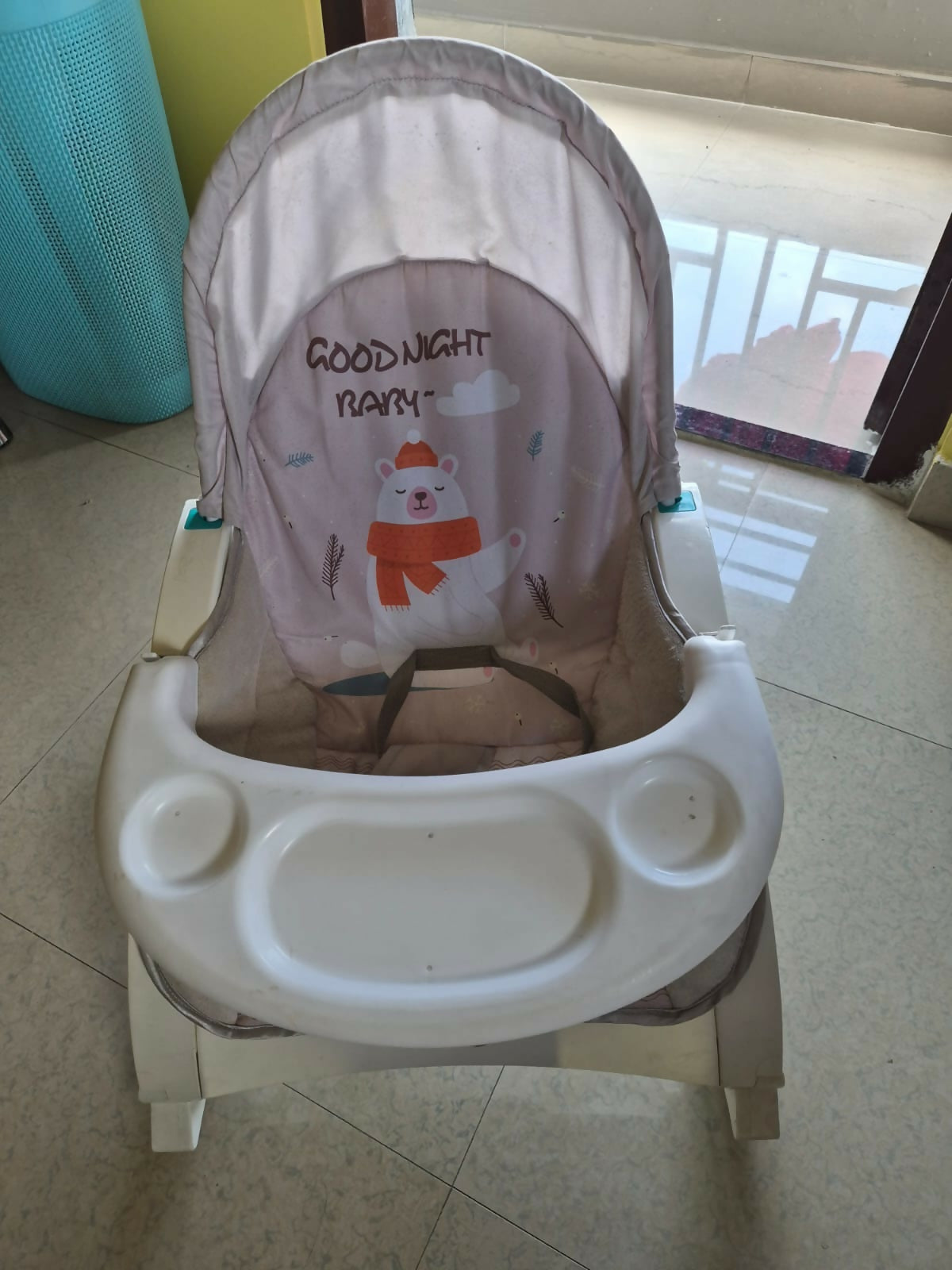MISS & CHIEF Portable Baby Rocker & Bouncer with a comfortable padded seat, gentle rocking motion, safety harness, sturdy frame, and lightweight foldable design for babies.