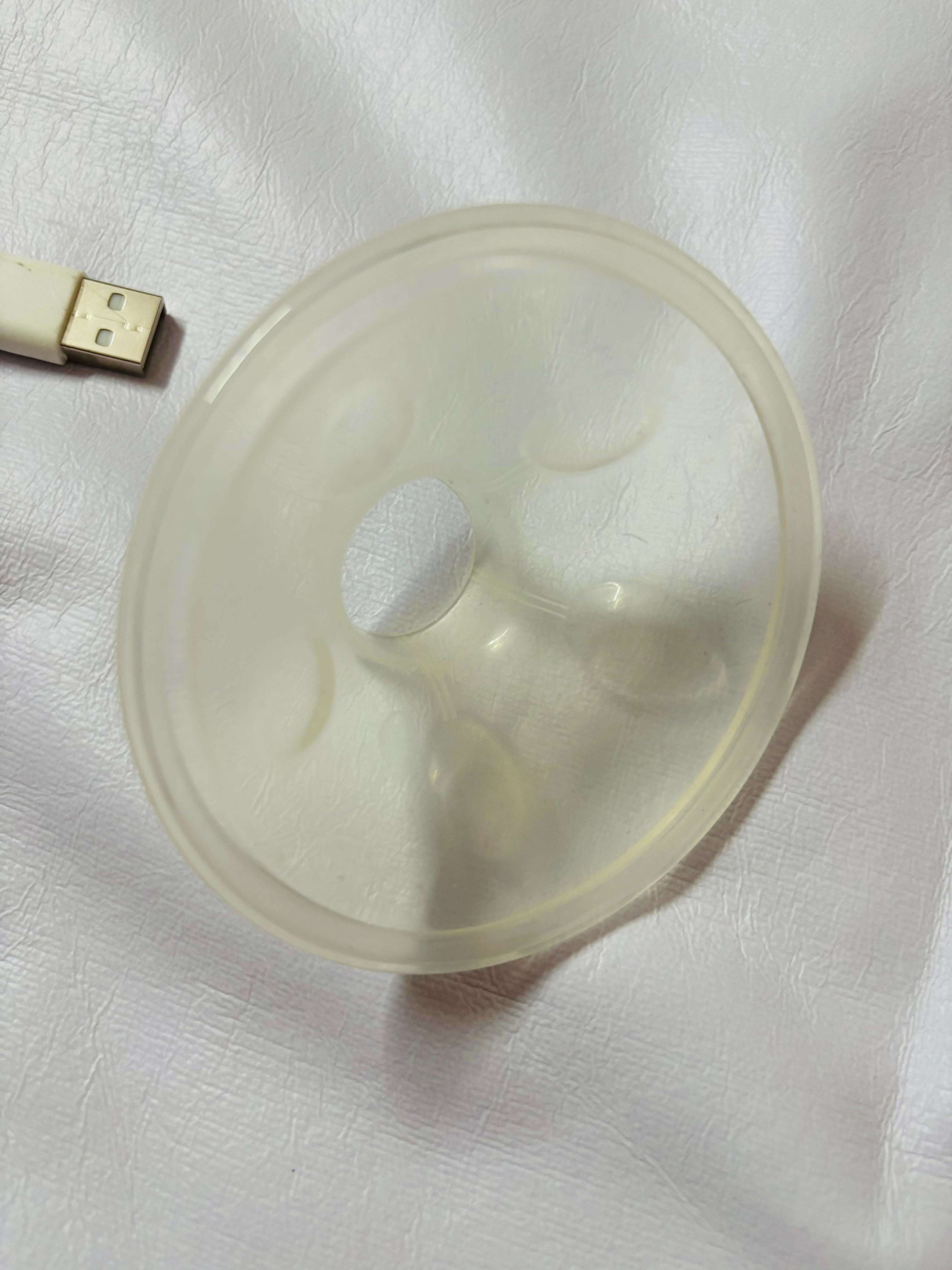 Electric breast pump – efficient, comfortable, and quiet milk expression support for breastfeeding moms.

