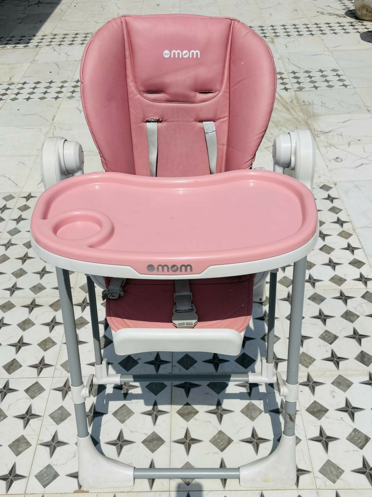 DOTMOM Feeding High Chair
