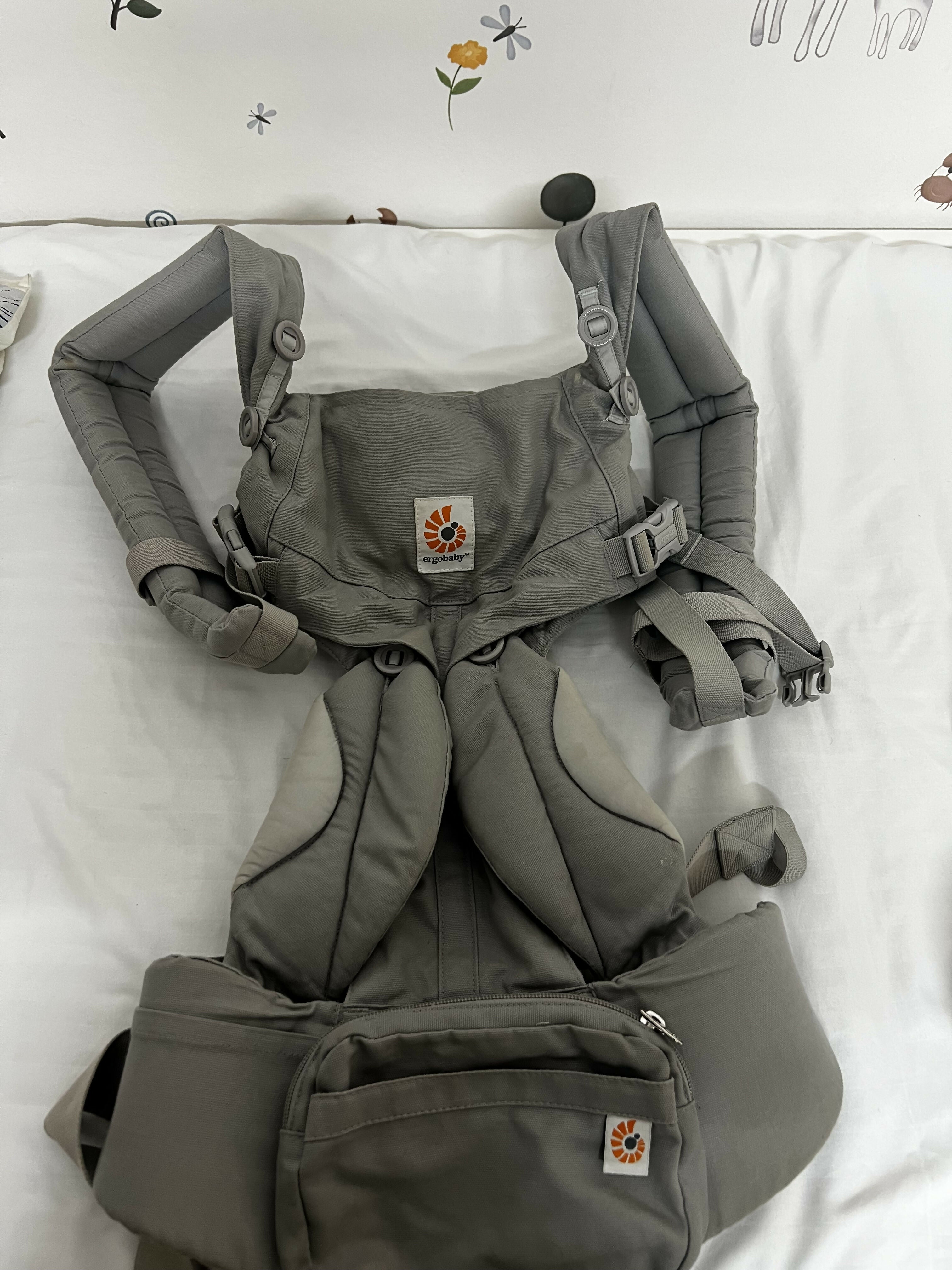 ERGO BABY OMNI BREEZE  Baby Carrier