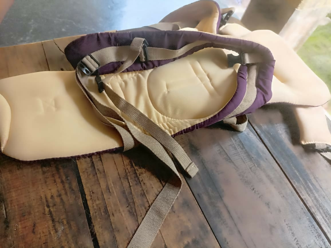 OCEAN COUNT baby carry bag with soft cushioned support, secure baby carrying design, comfortable straps, and cozy space for easy everyday travel with baby.