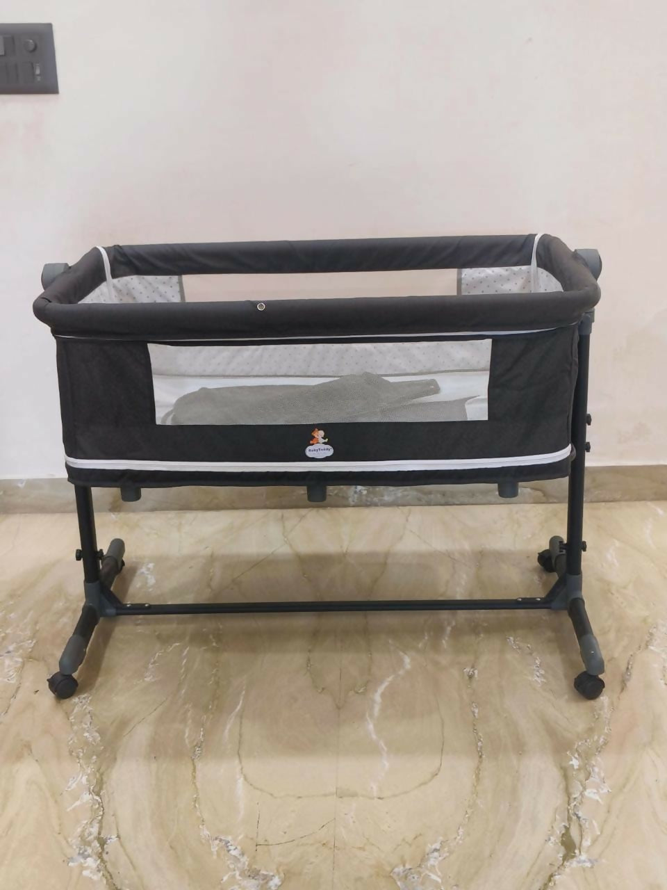 BABYTEDDY baby cradle – safe, breathable, and soothing swing bed for peaceful infant sleep.