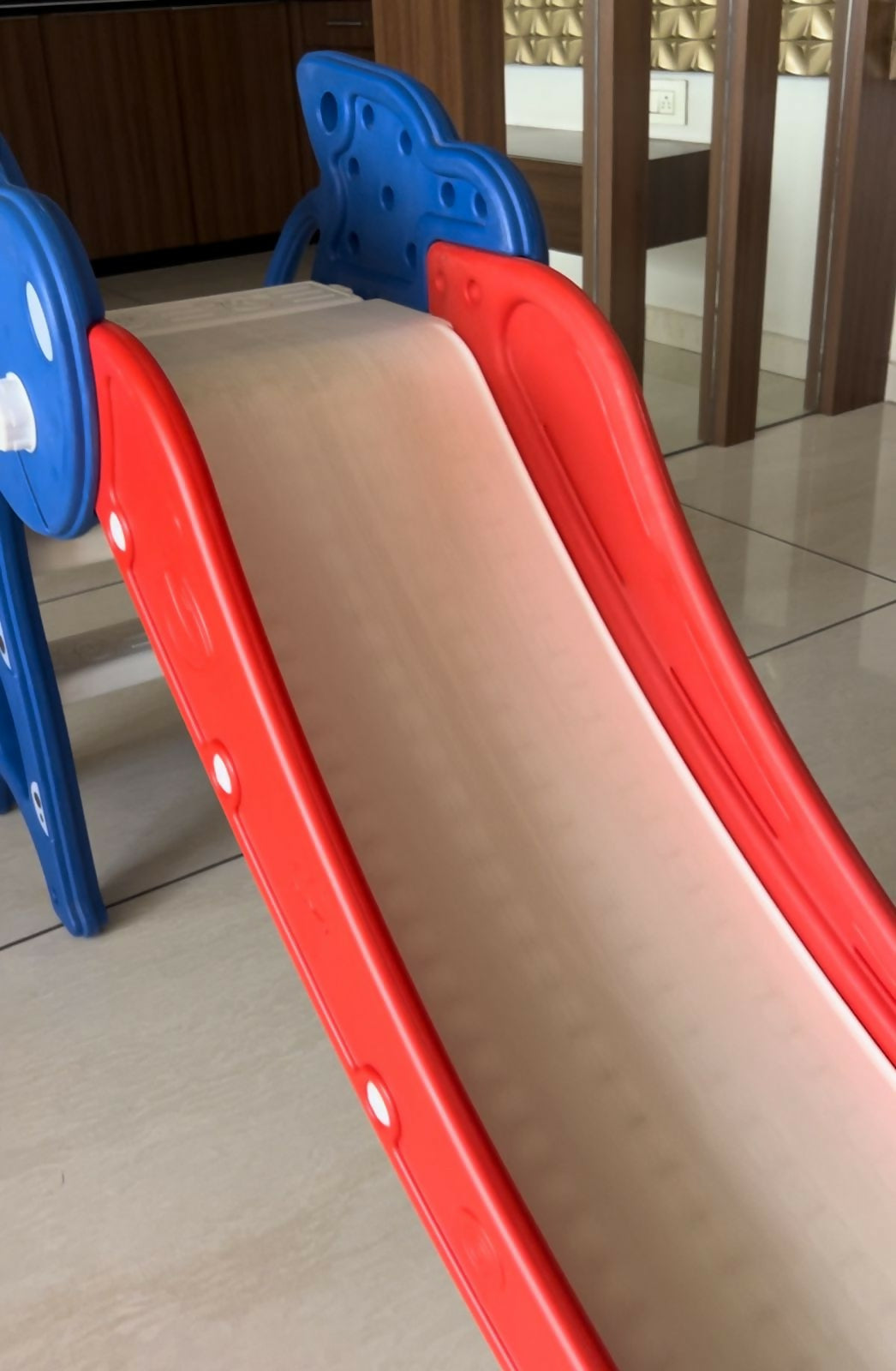 Bring fun and excitement to your little one’s playtime with the OK Play Slide for Baby—safe, sturdy, and perfect for both indoor and outdoor adventures!