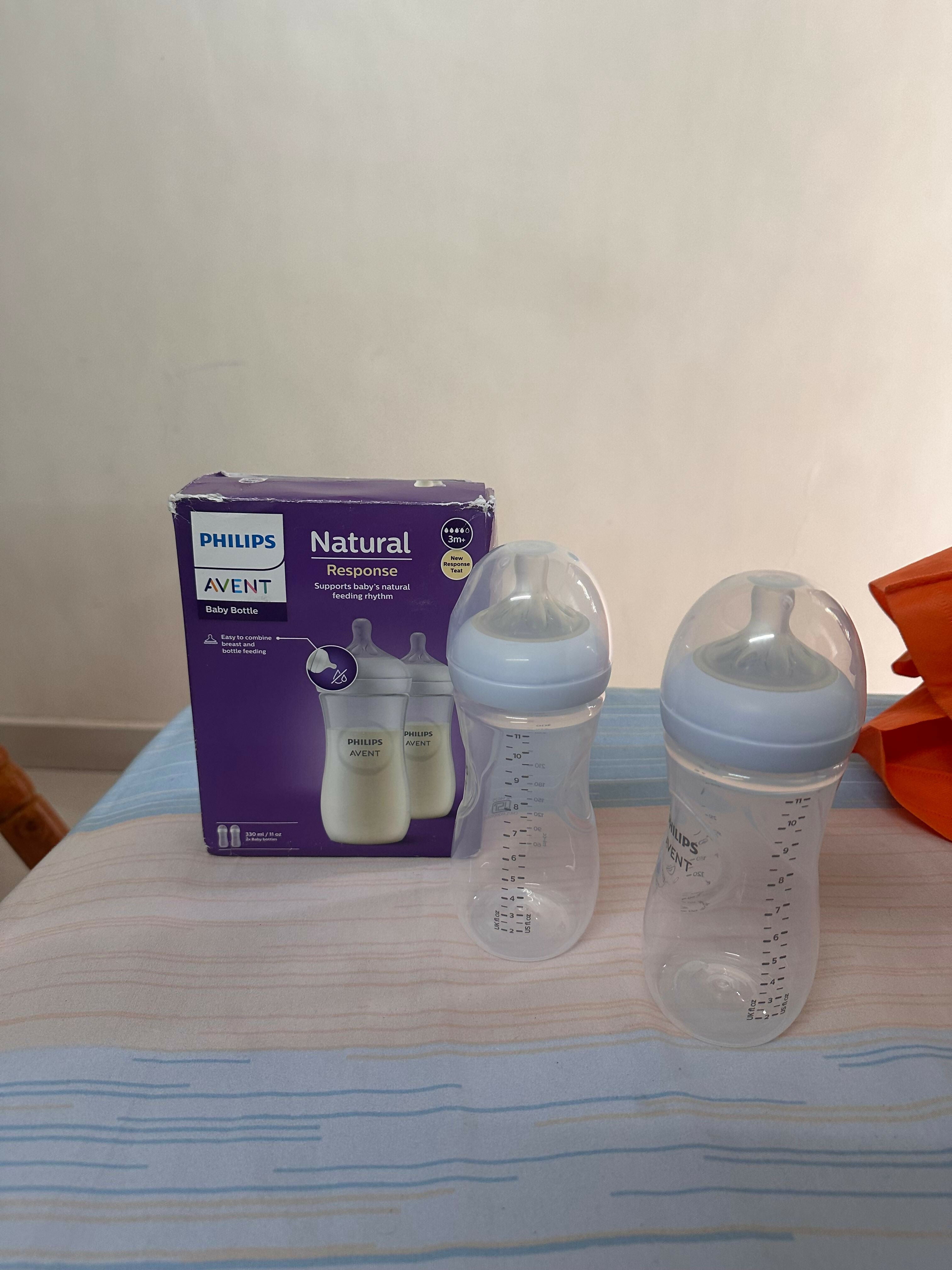 PHILIPS AVENT Feeding Bottles 330ml for babies 3 months+, Pack of 2 in Preloved New condition, featuring a practical and easy-to-use design for convenient everyday milk and formula feeding.