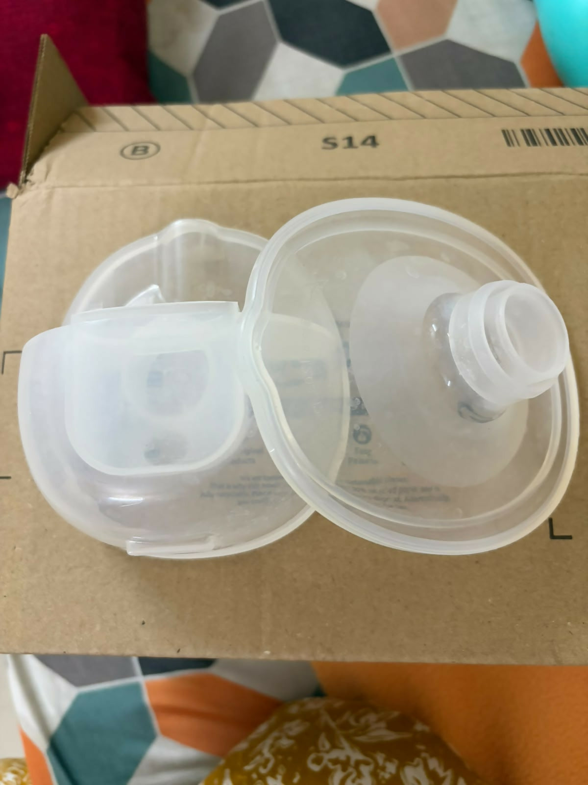 PROMOM Wearable Electric Breast Pump featuring a compact hands-free design, adjustable pumping settings and comfortable fit for convenient breast milk expression at home, work or while travelling.