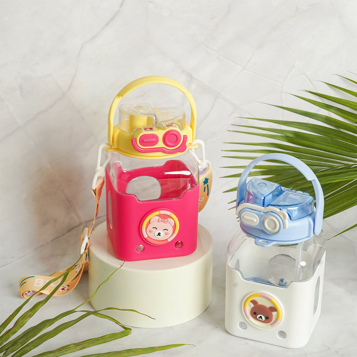 Kids Sipper is the ideal choice for the growing kid. The sipper's contoured shape and anti-slip texture grips make it easy for little hands to hold the cup.