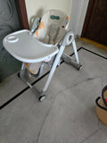 R FOR RABBIT Marshmallow Baby High Chair featuring comfortable seating, a feeding tray, supportive footrest and sturdy frame, creating a practical setup for your baby’s everyday meals and feeding routine.
